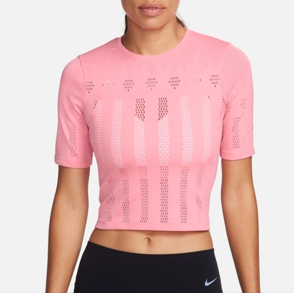 Nike Dri-Fit Yoga Crop Top NWT Pink Size Medium